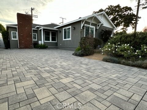 Primary Photo - 2500 Armour Ln
