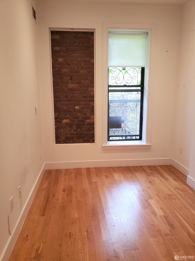 Building Photo - 147 Vanderbilt Avenue