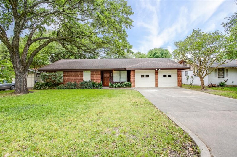 Primary Photo - 8939 Altamont Dr