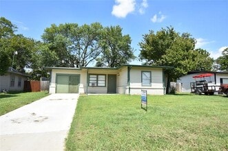 Building Photo - 803 Biggs Terrace