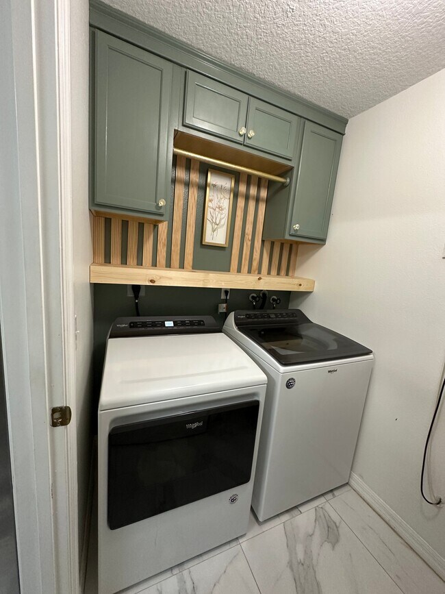 Foto del edificio - 180 Walnut Crest Run