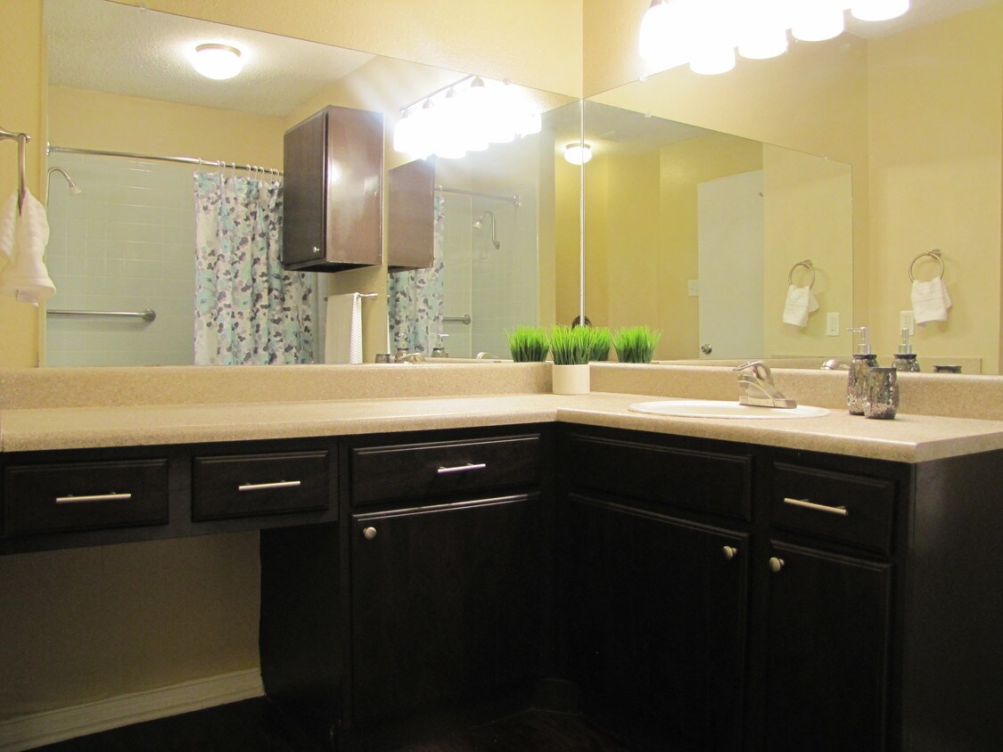 The Arbors Of Central Park Apartments Bedford, TX