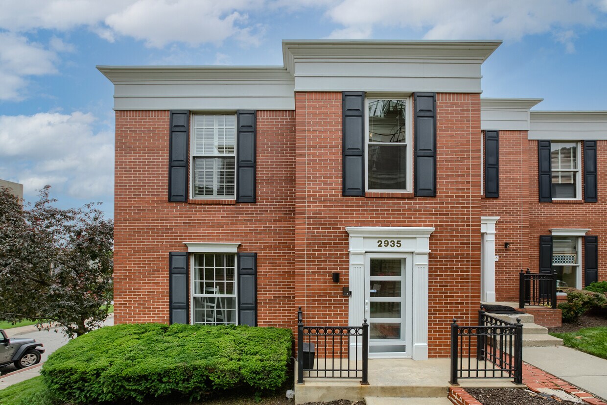 2935 Grand Ave, Kansas City, MO 64108 Townhome Rentals in Kansas City