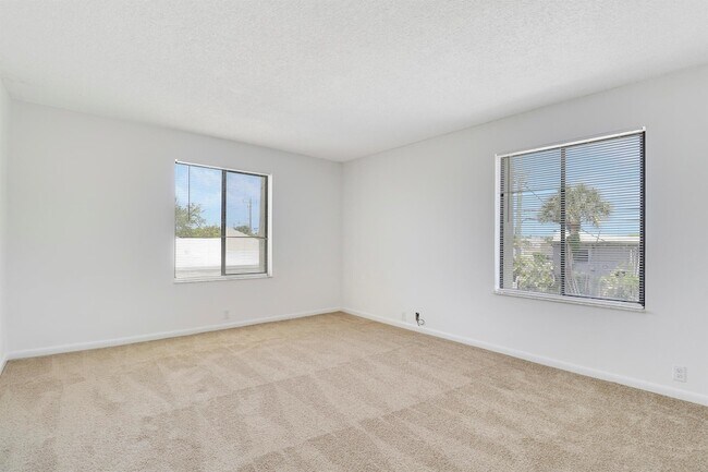 Building Photo - 150 Pineview Rd