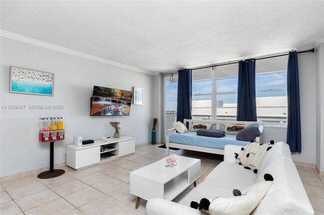 Foto del edificio - 3725 S Ocean Dr