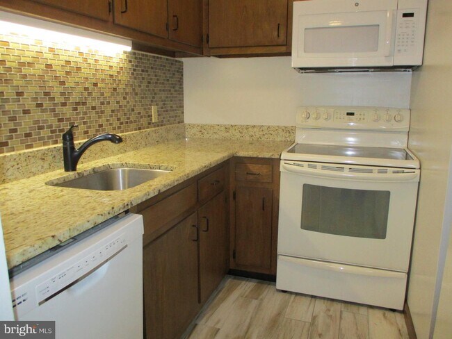 Building Photo - 44691 White Oak Ct