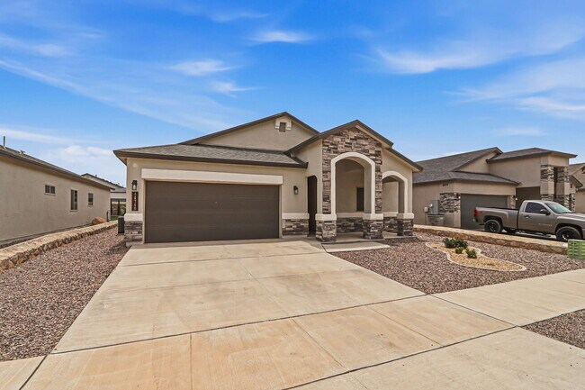Building Photo - 14740 Mike a Mendoza Ave