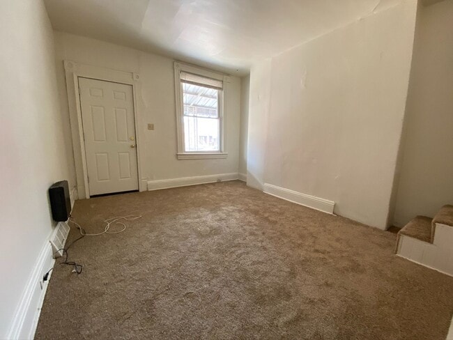 Photo - South Oakland 2BR Duplex with Back Yard Sp... Townhome