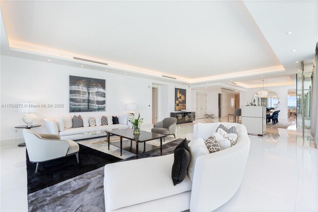 Foto del edificio - 10203 Collins Ave