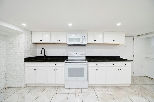 Building Photo - 57 S 6th St