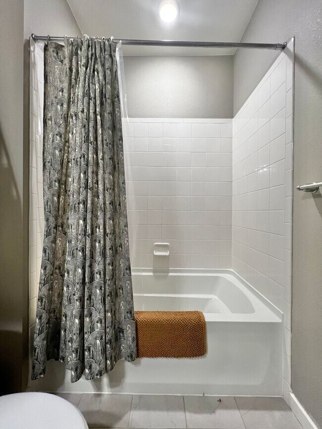 Foto del edificio - Gorgeous 4-Bed 2-Bath home Fort Collins, CO!