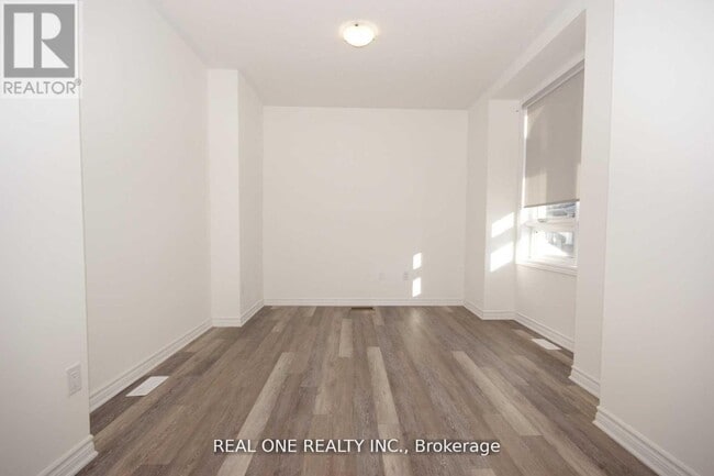 Building Photo - 31 Massachusetts Ln