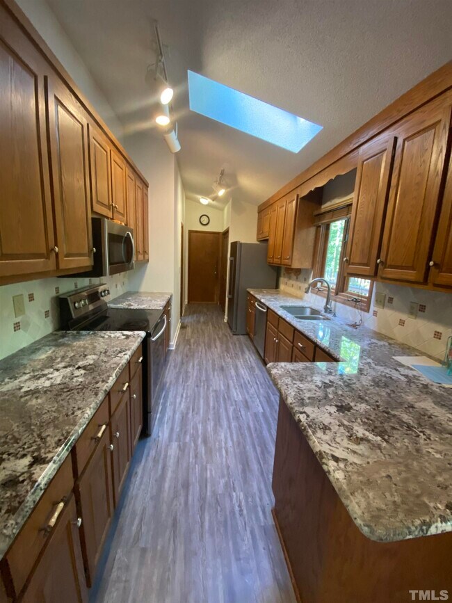Building Photo - 3117 Manchester Dr
