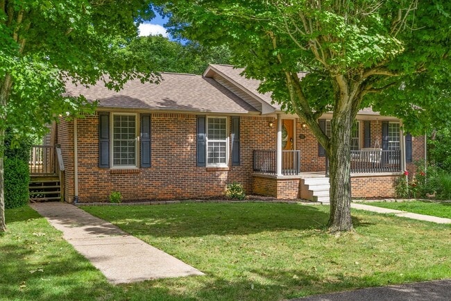 Building Photo - 114 Hickory Hill Dr