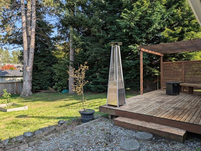 Photo - 608 Tacoma Ave NE, House