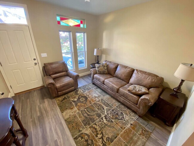 Building Photo - 3D Home: Newly Updated 3-Bedroom Remington...