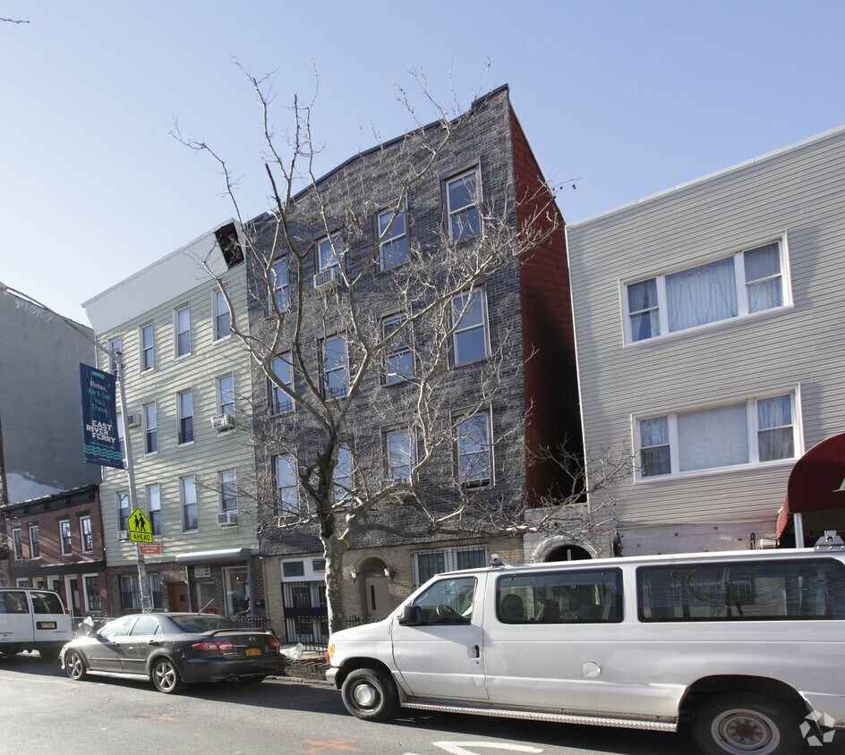 Primary Photo - 538 Driggs Ave