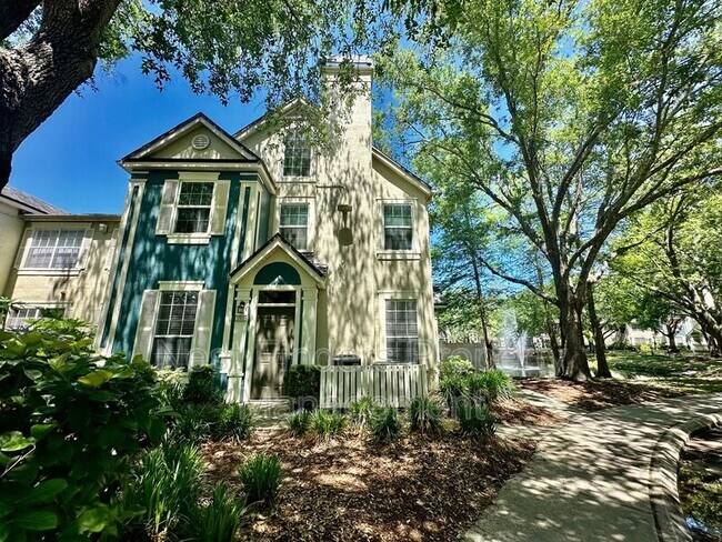 Building Photo - 13703 Richmond Dr