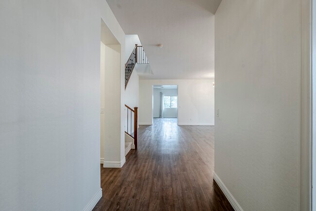 Building Photo - 2744 E Donato Dr