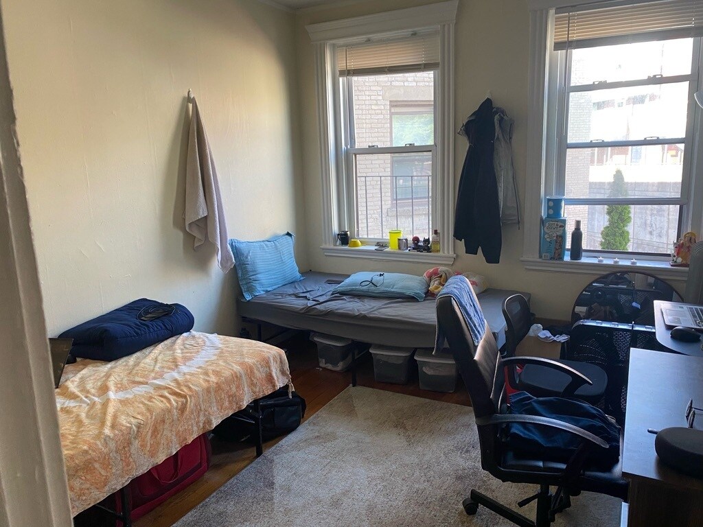 Foto principal - 382 Riverway St