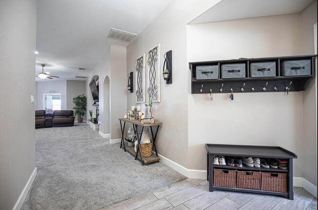 Foto del edificio - 2431 Wyatt Way