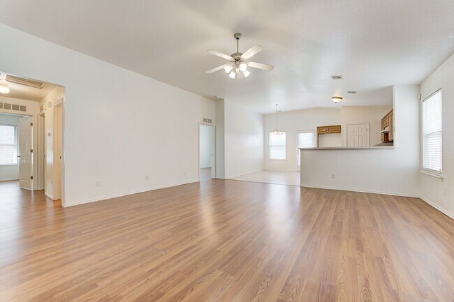 Foto del edificio - 2813 Edgemere Dr