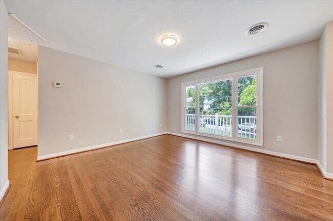Foto del edificio - 1822 Oxford Ave SW