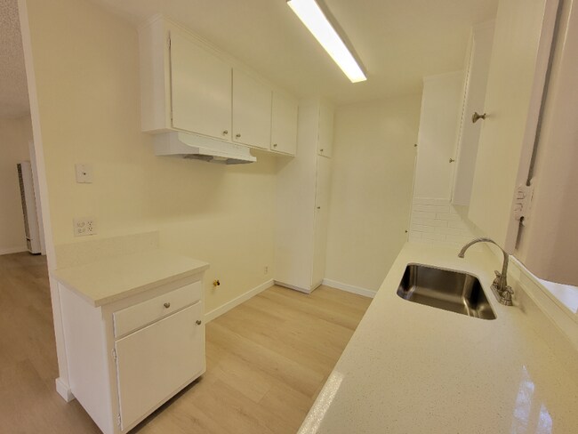 Foto del edificio - 13531 Wyandotte St