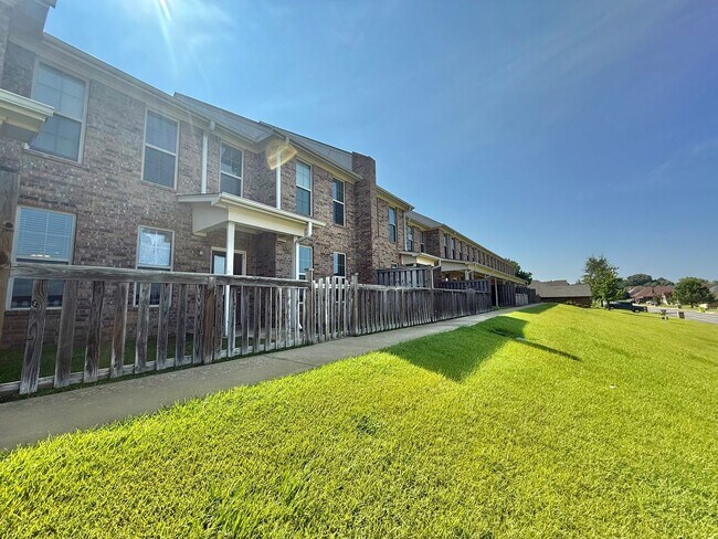 Foto del edificio - 16440 County Rd 178