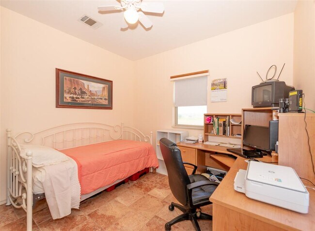 Foto del edificio - 10106 Schmidt Ln