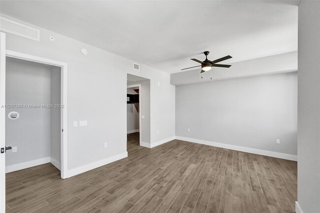 Foto del edificio - 419 SE 2nd St