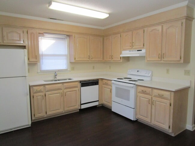 Building Photo - 2224 Preot St