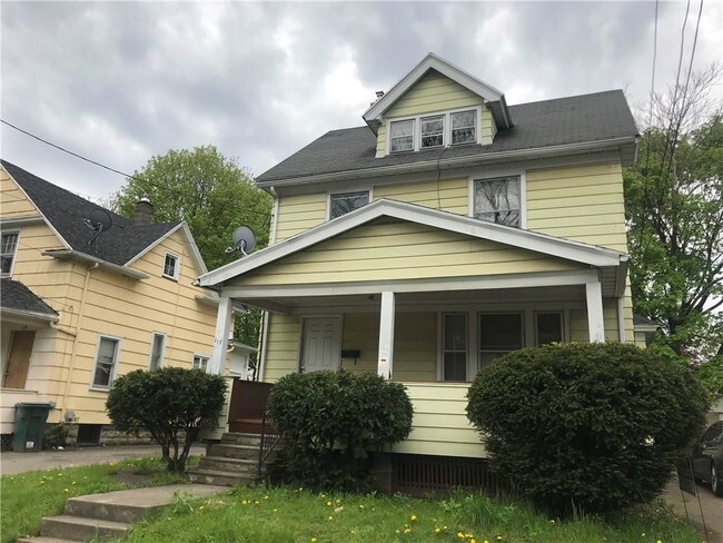 Building Photo - 117 Winterroth St