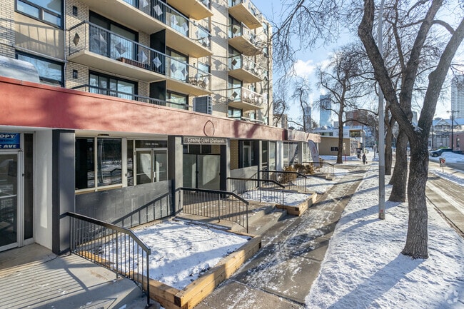 Building Photo - Central Court Apartments