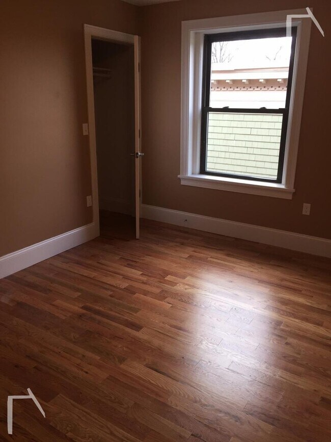 Foto del edificio - 9/1 Sunny top floor 4BR/2BA near Longwood/...