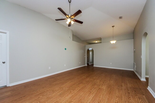 Foto del edificio - 3235 Hunters Chase Loop