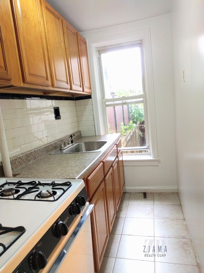 Building Photo - 354 93rd St