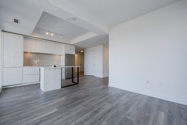 Building Photo - 130-130 River St