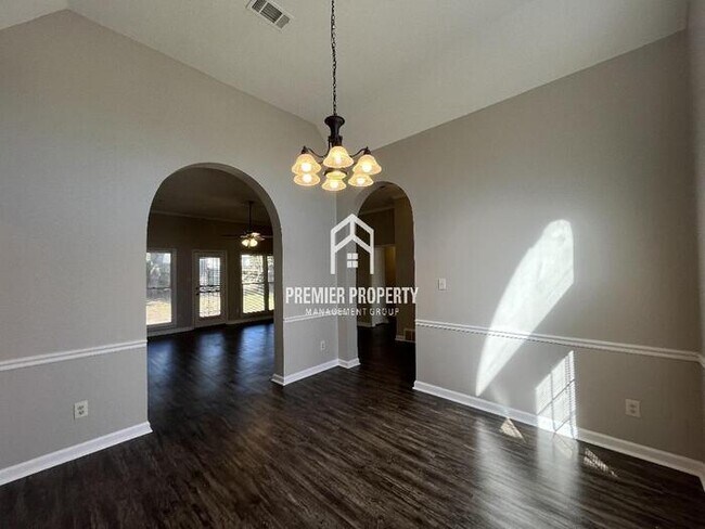 Foto del edificio - 8990 Fletcher Park Cir N