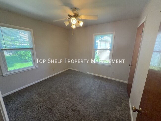 Foto del edificio - 514 SW Cherry St