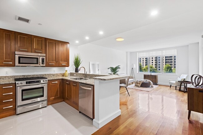 Building Photo - 8100 River Rd