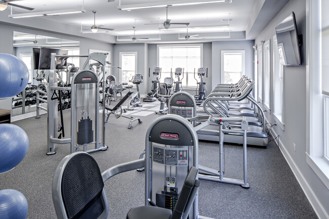 Fitness center - Avalon Bloomingdale