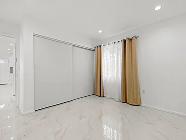 Foto del edificio - 10924 Woodward Ave
