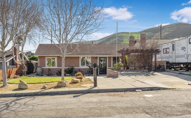 Building Photo - Cozy Studio Unit in Lompoc – Utilities Inc...