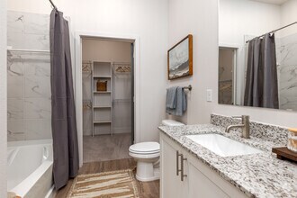 2BR, 2BA - 1,055SF | B1 - Bathroom - The Mill Old Town
