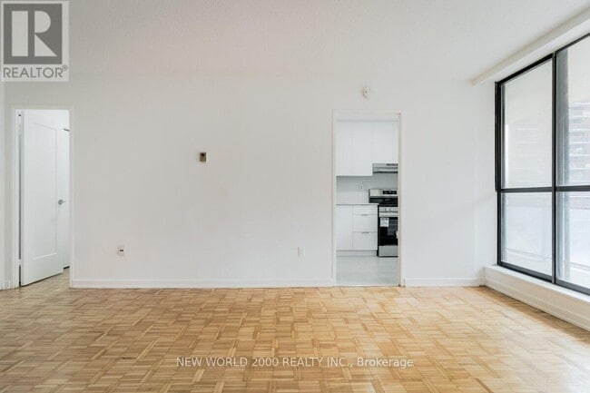 Building Photo - 101 Roehampton Ave