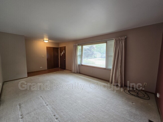 Building Photo - 531 Evergreen Ct
