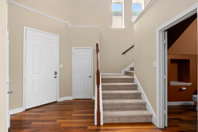 Building Photo - 1230 Nicholas Manor