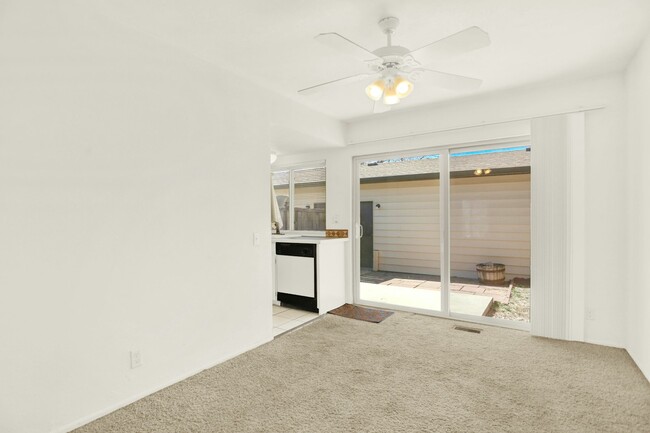 Foto del edificio - 3655 S Kittredge St