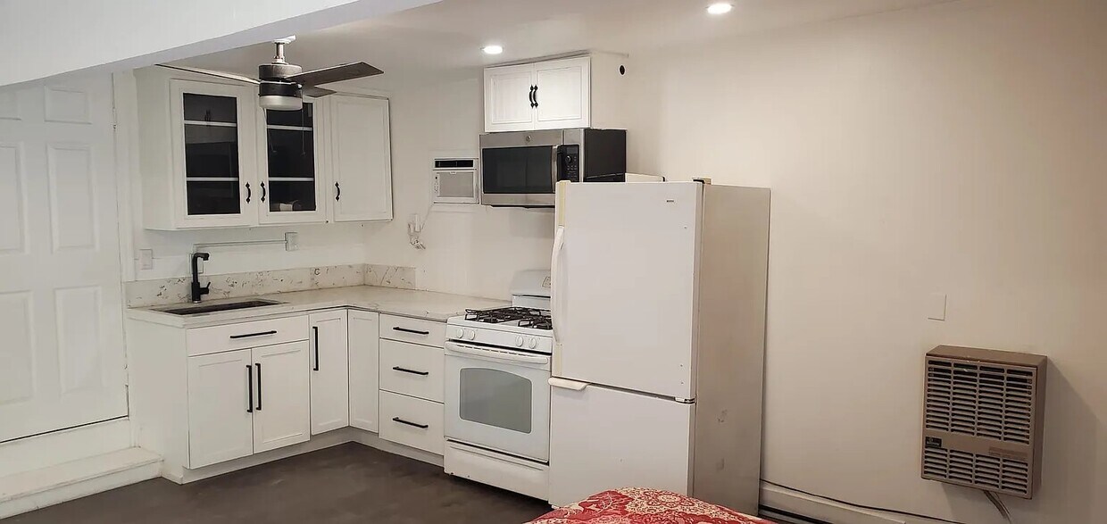 Foto del edificio - 14722 Greenleaf St